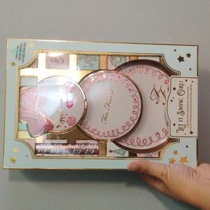 TOO FACED - LET IT SNOW GIRL- LIMITED EDITION KIT - EVERYTHING YOU WANT AND NEED